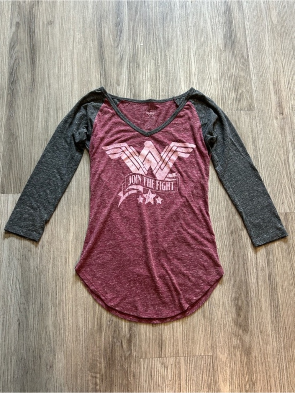 Women's WONDER WOMAN Maroon and Charcoal Raglan 3/4 Sleeve Graphic Tee
